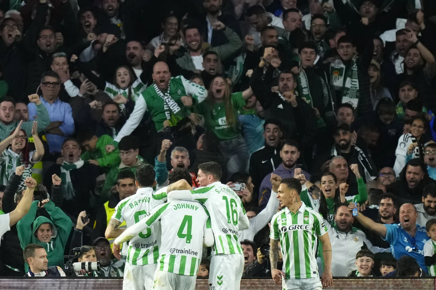 Real Madrid loses at Betis