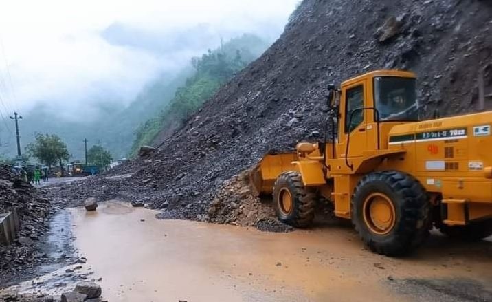 Two-way traffic resumes along Narayangadh-Muglin road section