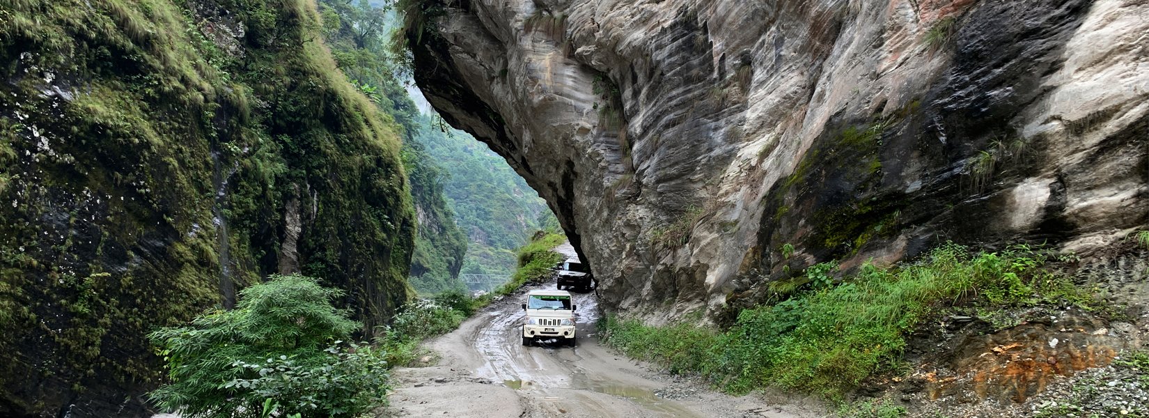 Beni-Jomson road section blocked