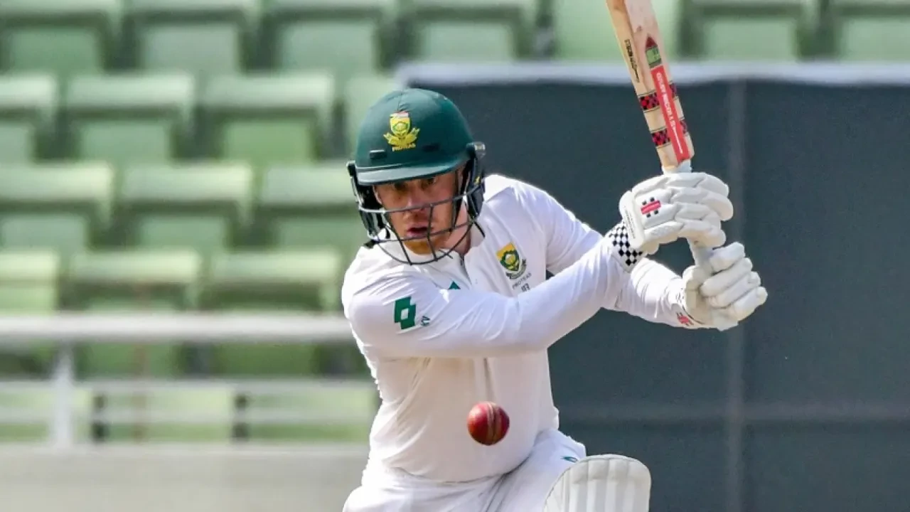 Bangladesh struggle to keep up after Verreynne century and Rabada double-strike