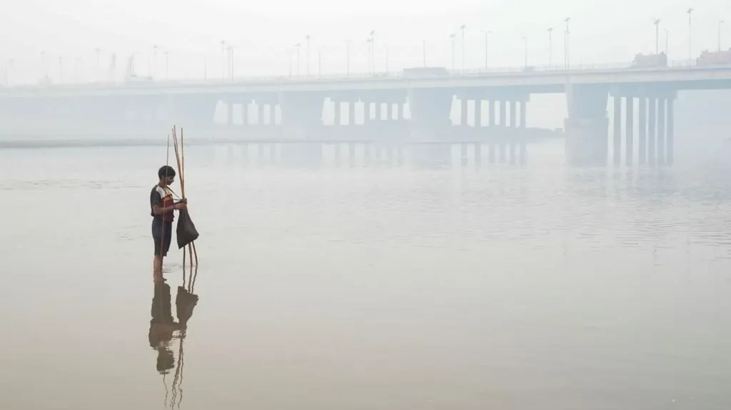 Pictures from space show mighty smog choking Lahore