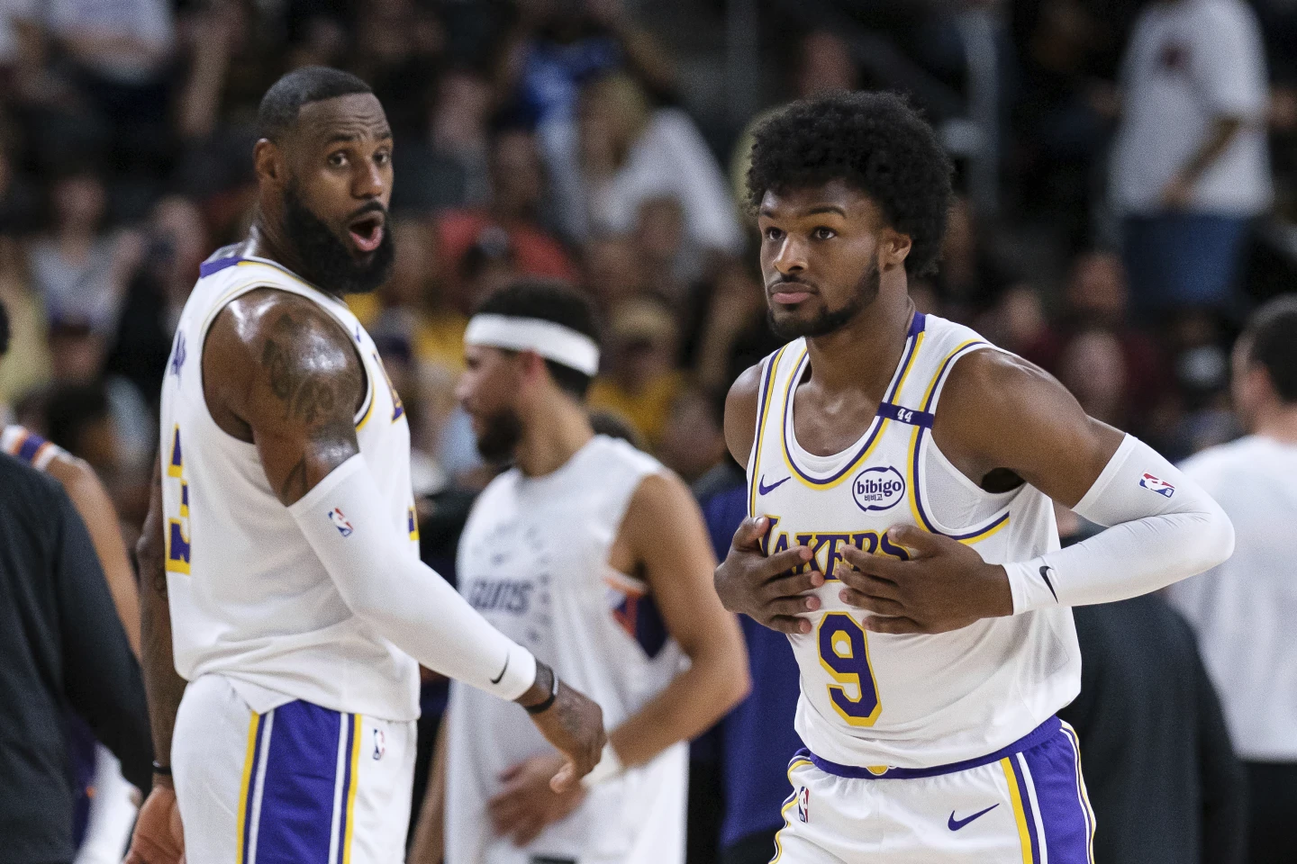 LeBron and son Bronny James play together in Lakers preseason game