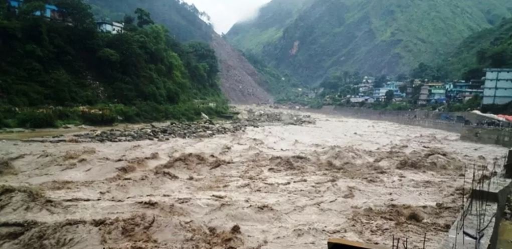 Mahakali River crosses alert level