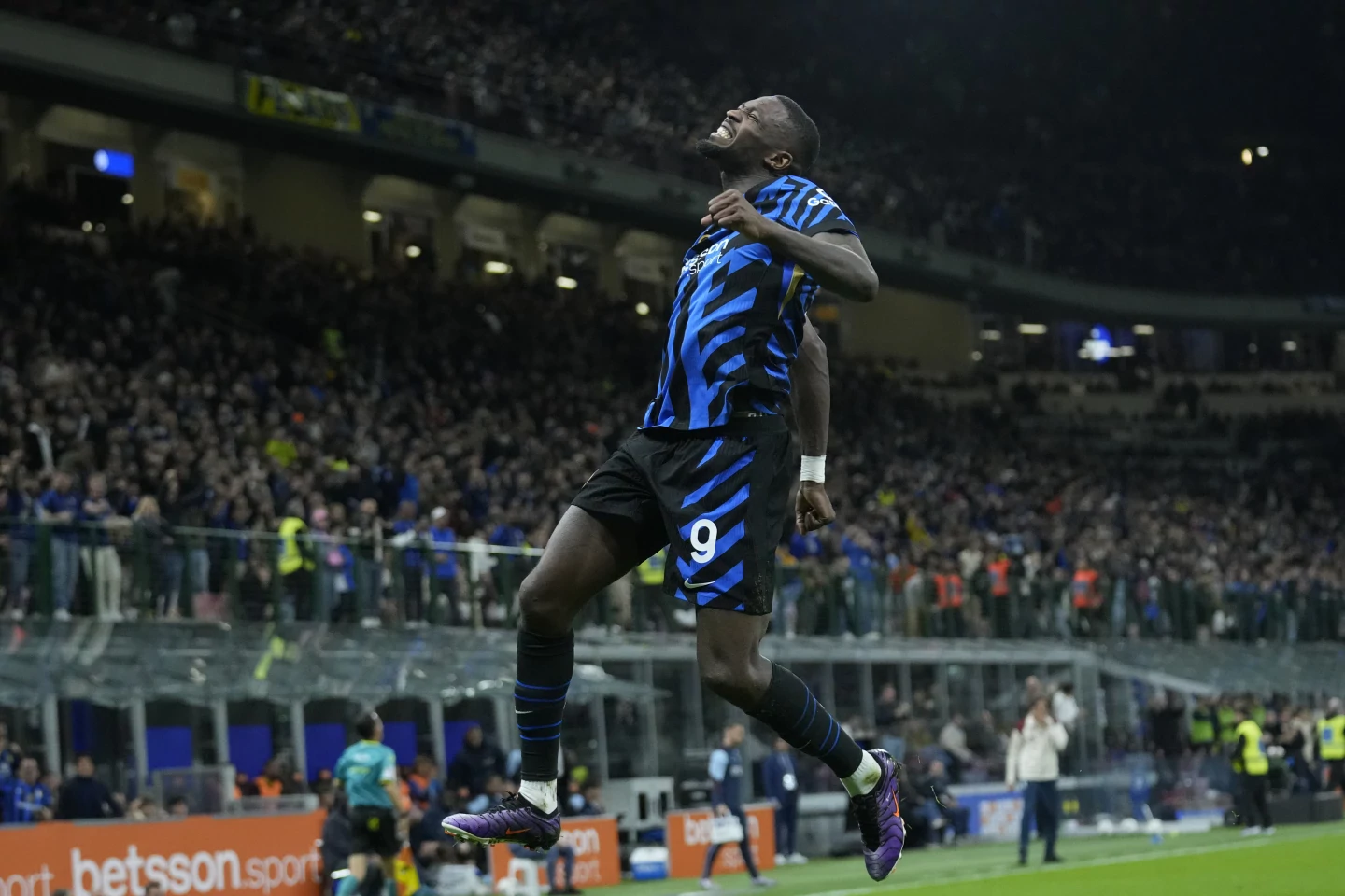 Thuram and Retegui hat tricks help Inter and Atalanta to Serie A wins