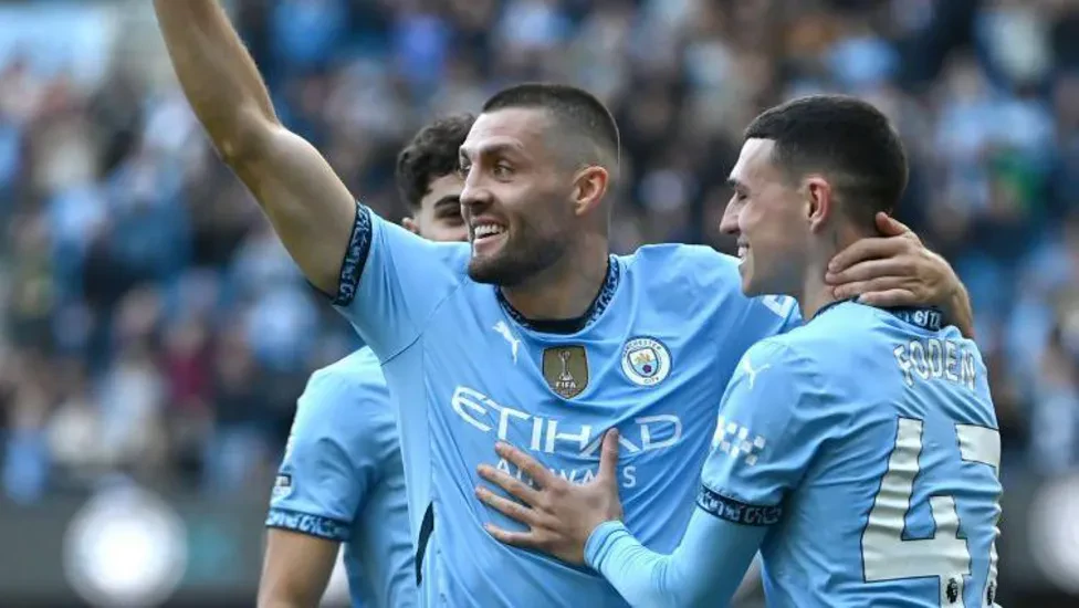 Kovacic shines in City victory, Arsenal stages dramatic comeback