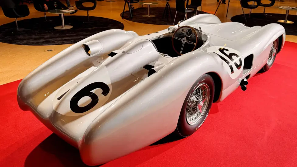 Mercedes raced by Moss and Fangio sells for record £42.75m