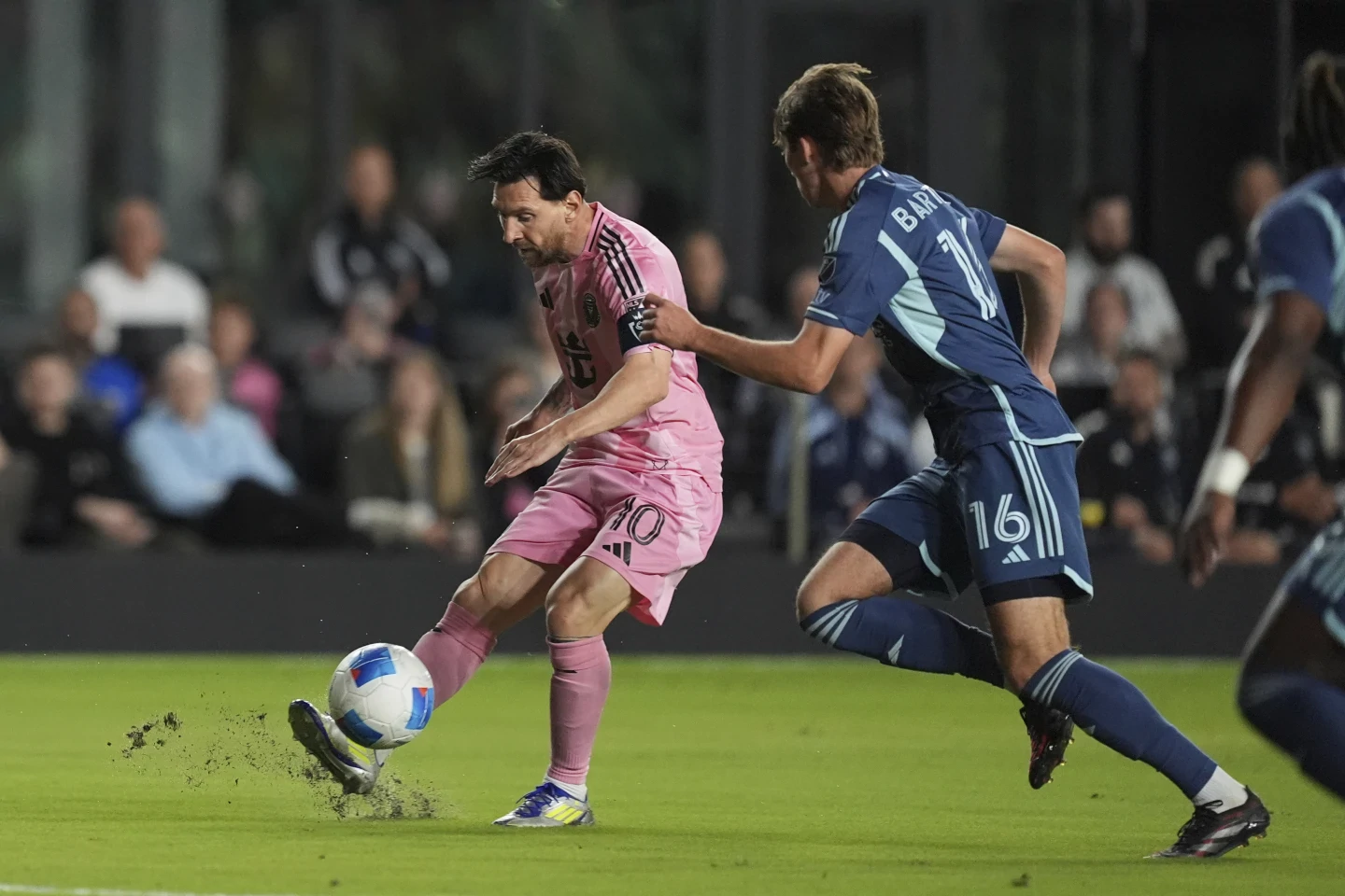 Lionel Messi strikes early, Inter Miami beats Sporting KC 3-1