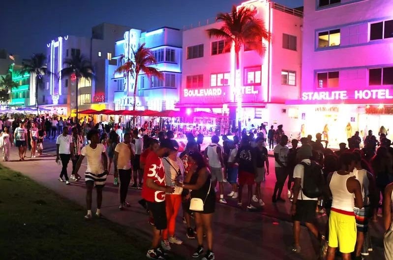 U.S. beach city issues state of emergency, curfew after deadly shootings