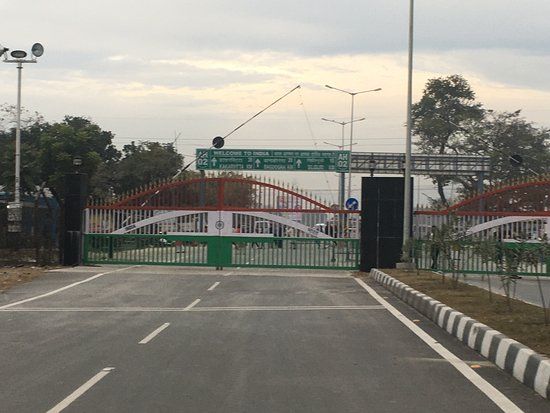 Phulbari-Banglabandh checkpoint resumes