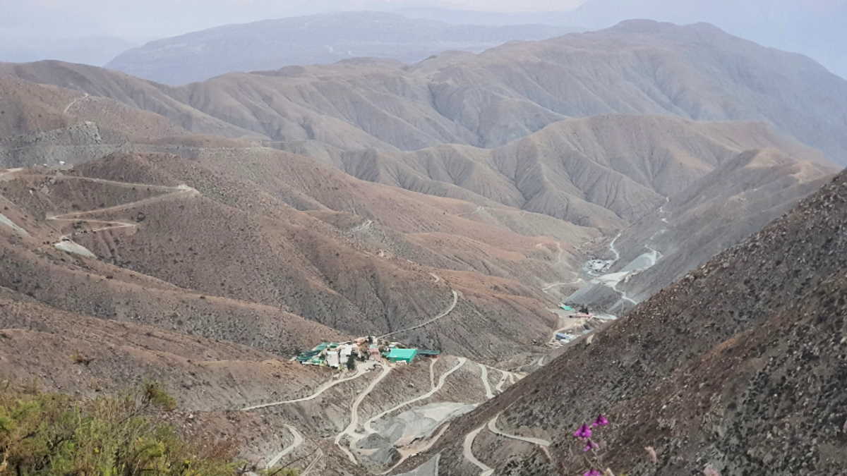 9 killed, 15 injured in attack on north Peru mine