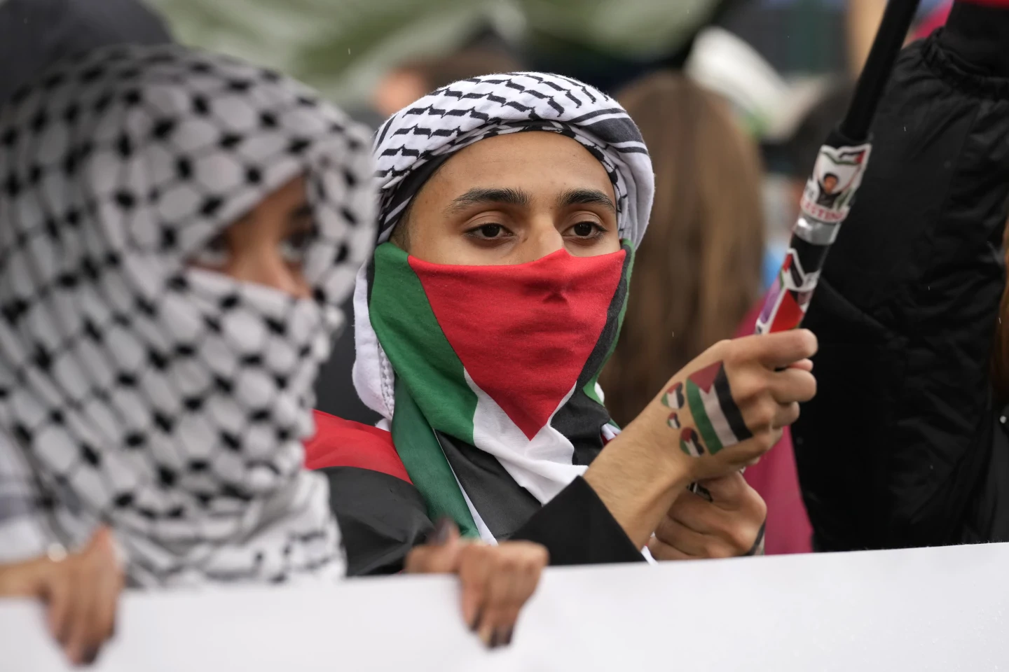 Thousands join pro-Palestinian rallies in Europe