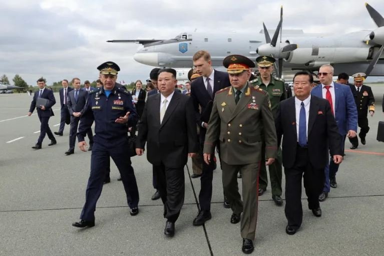 Russia shows Kim Jong Un hypersonic missiles, nuclear-capable bombers