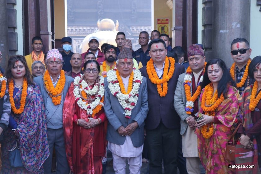 PHOTOS: Newly elected Prez Poudel visits Pashupatinath