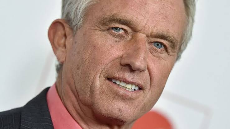 Robert F Kennedy Jr suspends campaign and backs Trump