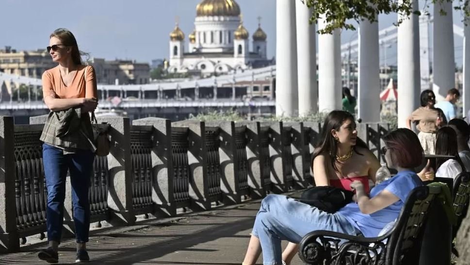 Russia hikes interest rates to 12% as rouble falls