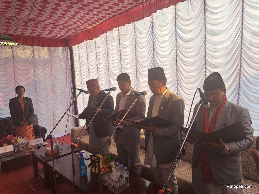 Newly-appointed Ministers of Gandaki Province sworn in