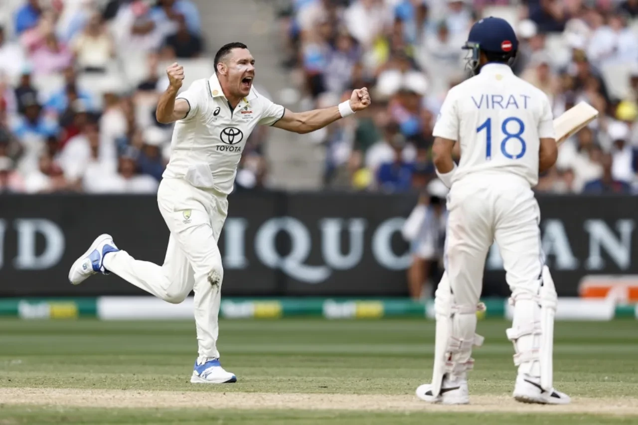 Smith's 140, late rush of wickets push India on the back foot