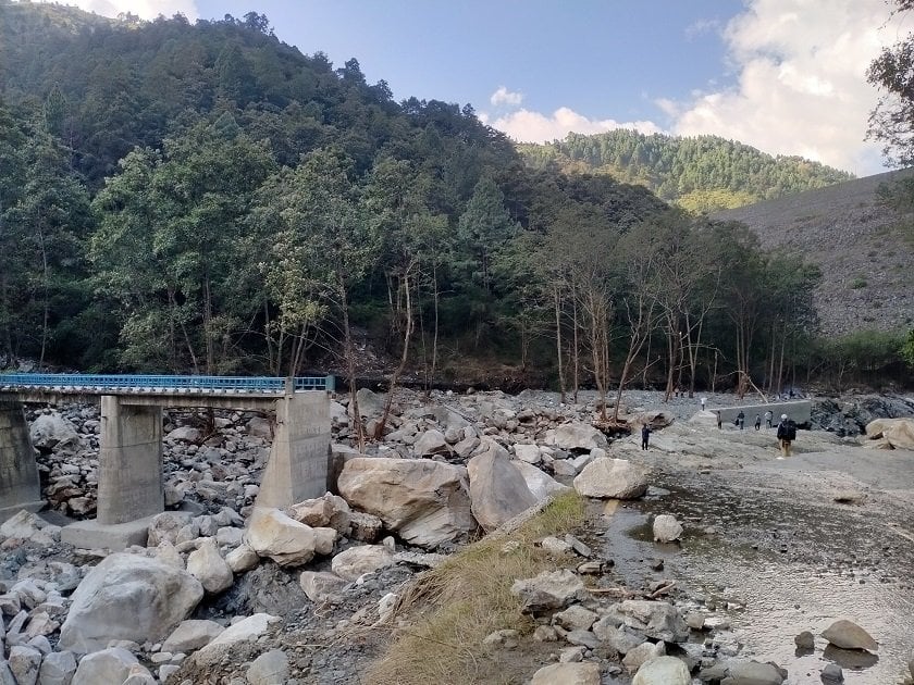 Simkhola diversion collapse blocks Kulekhani-Phakhel and Sisneri roads again