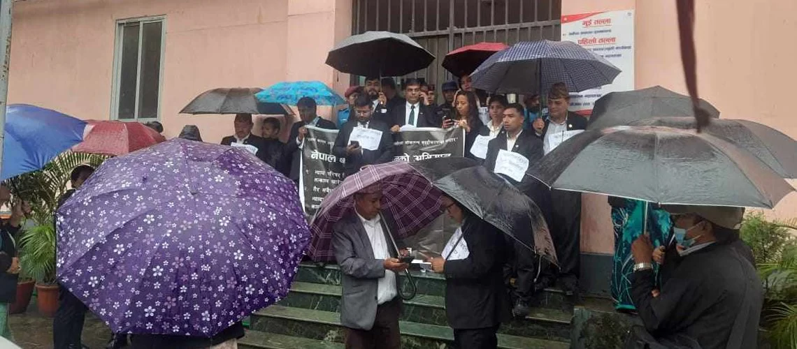 Bar Association stages sit-in outside, Judicial Council meeting ongoing inside