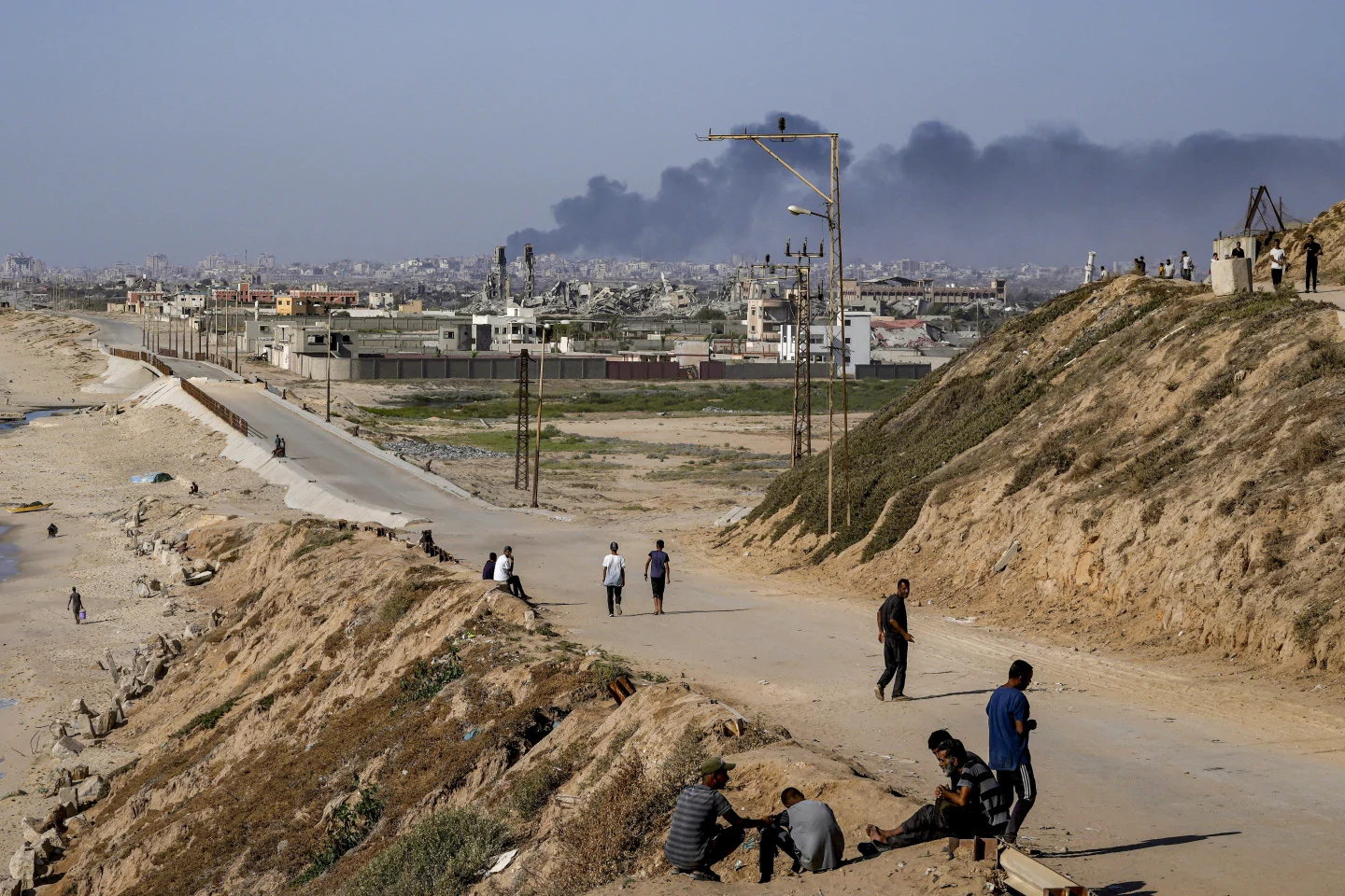 Negotiators say Israel and Hamas are inching toward a ceasefire deal