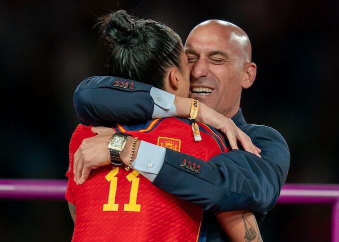 Hermoso 'didn't consent' to Rubiales kiss as players refuse to play