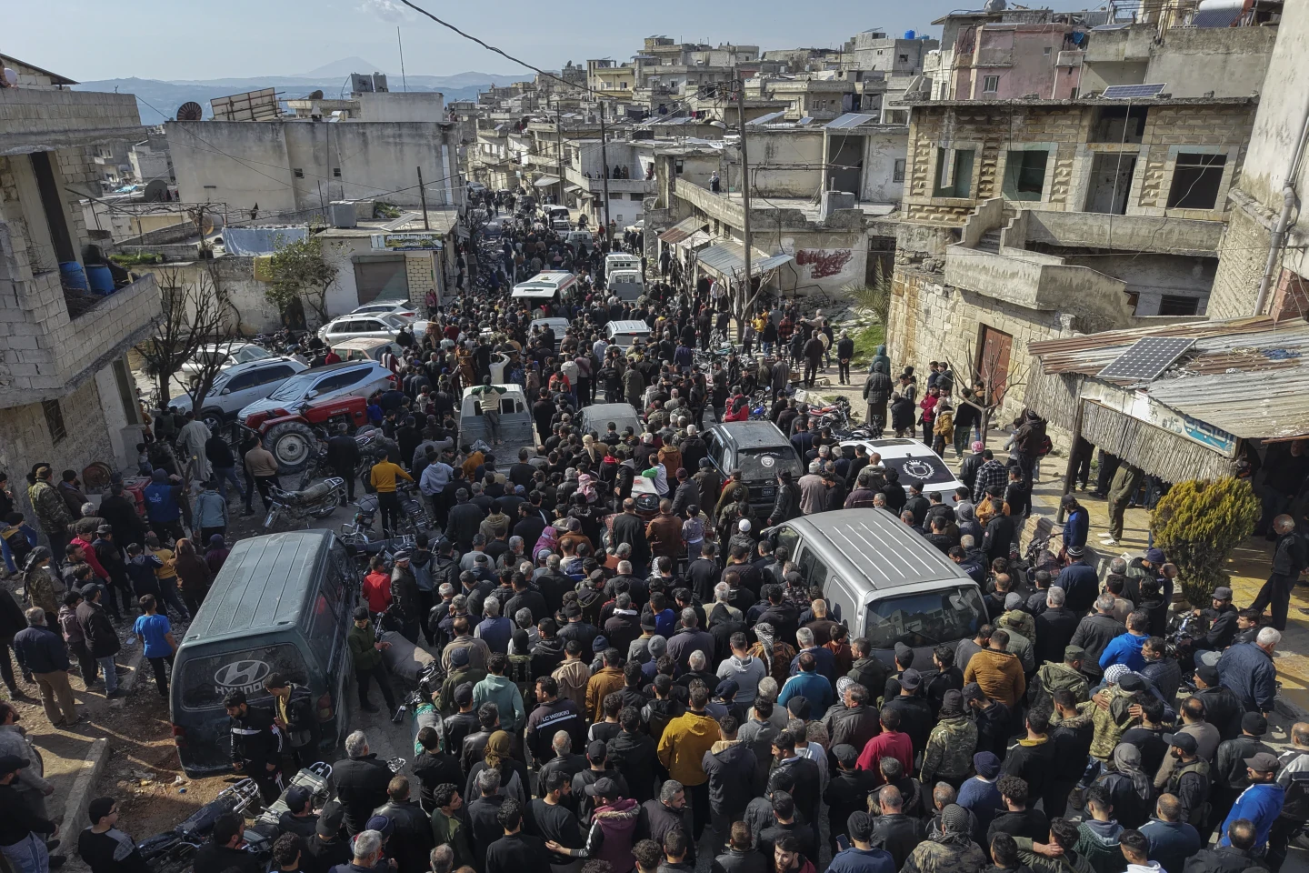 2 days of violence in Syria leave more than 1,000 people dead