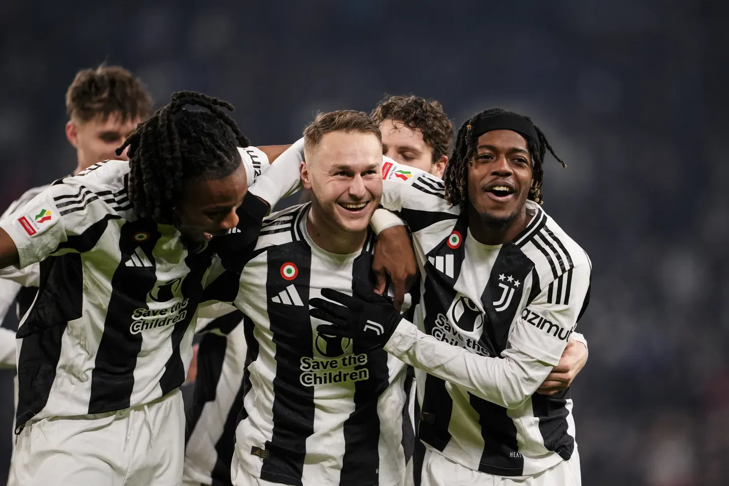 Juventus wins back fans with 4-0 rout of Cagliari in Italian Cup