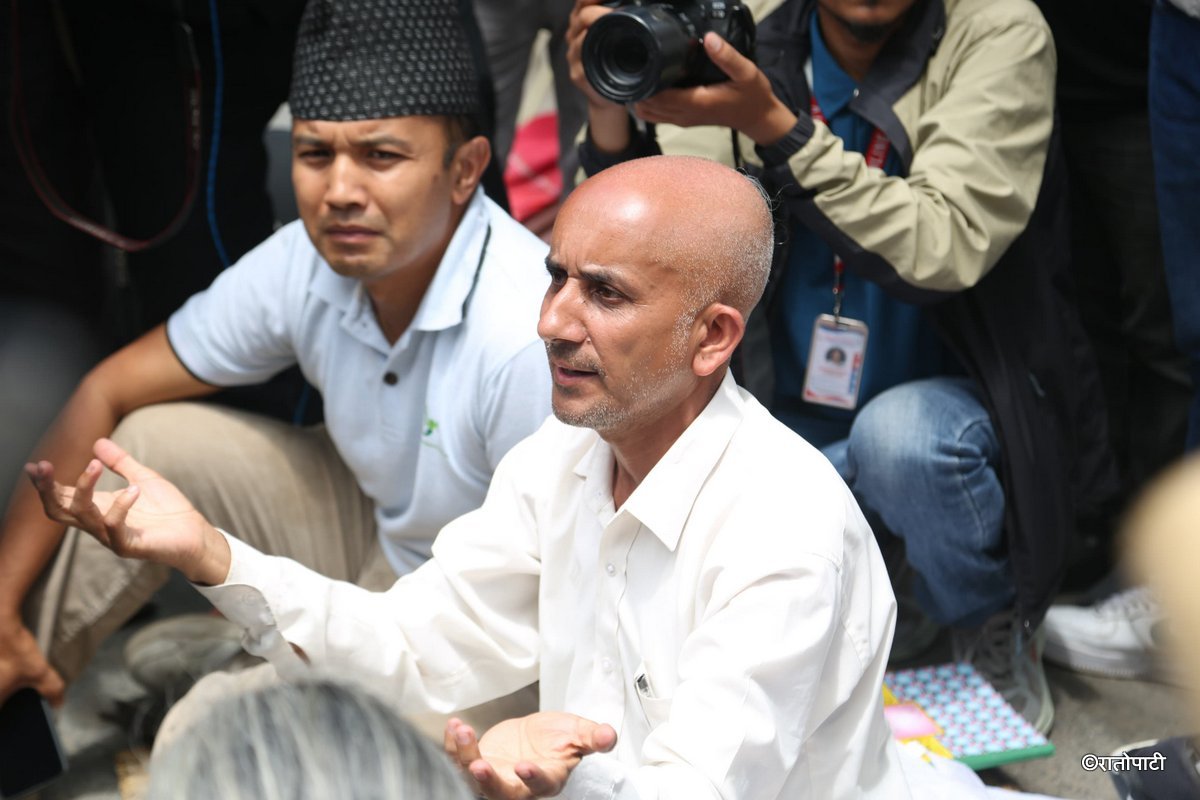 Government Team Reaches Maitighar to Negotiate with Fasting Mayor