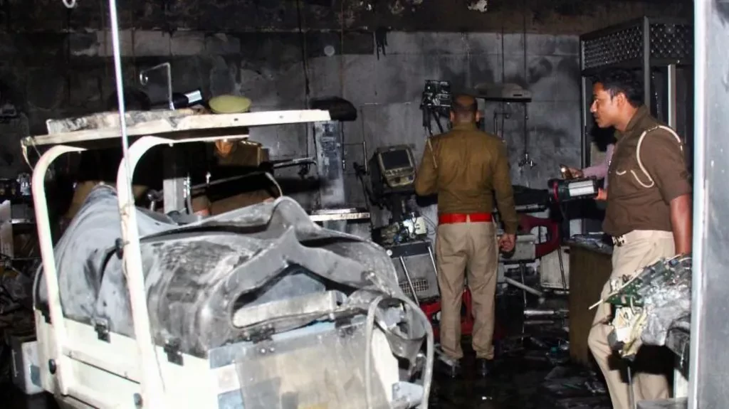 Six killed, several injured in fire at private hospital in India