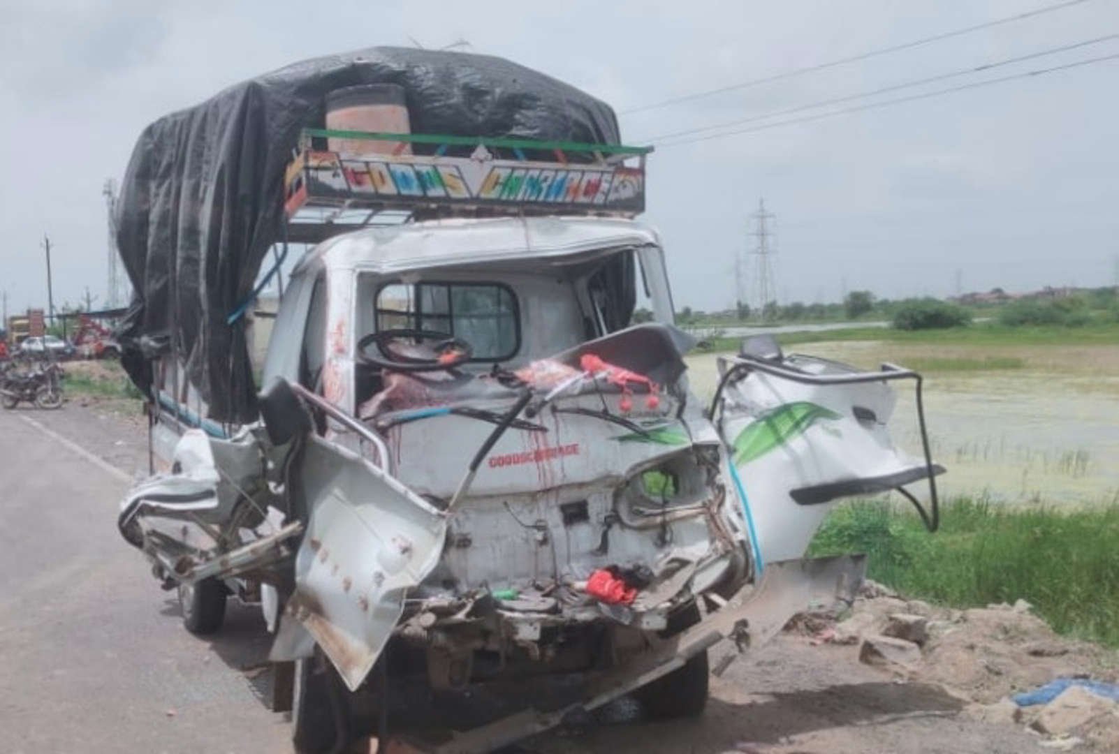 3 children among 10 killed in road accident in Gujrat