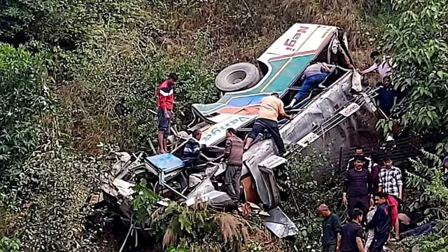 28 killed as bus falls into gorge in Uttarakhand's Almora