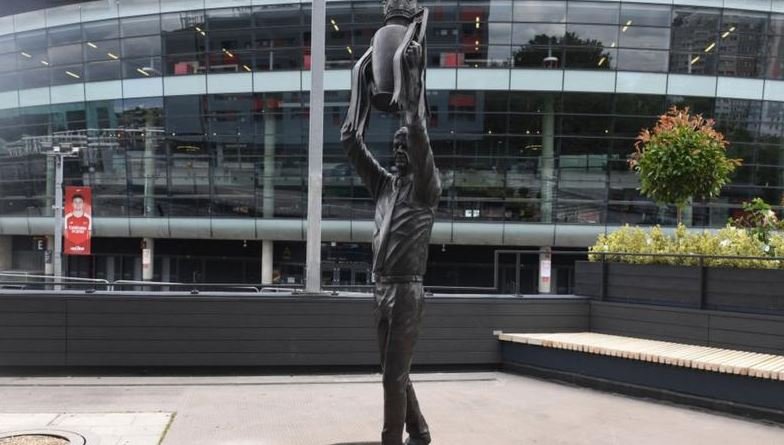 Arsenal unveil Arsene Wenger statue outside Emirates Stadium