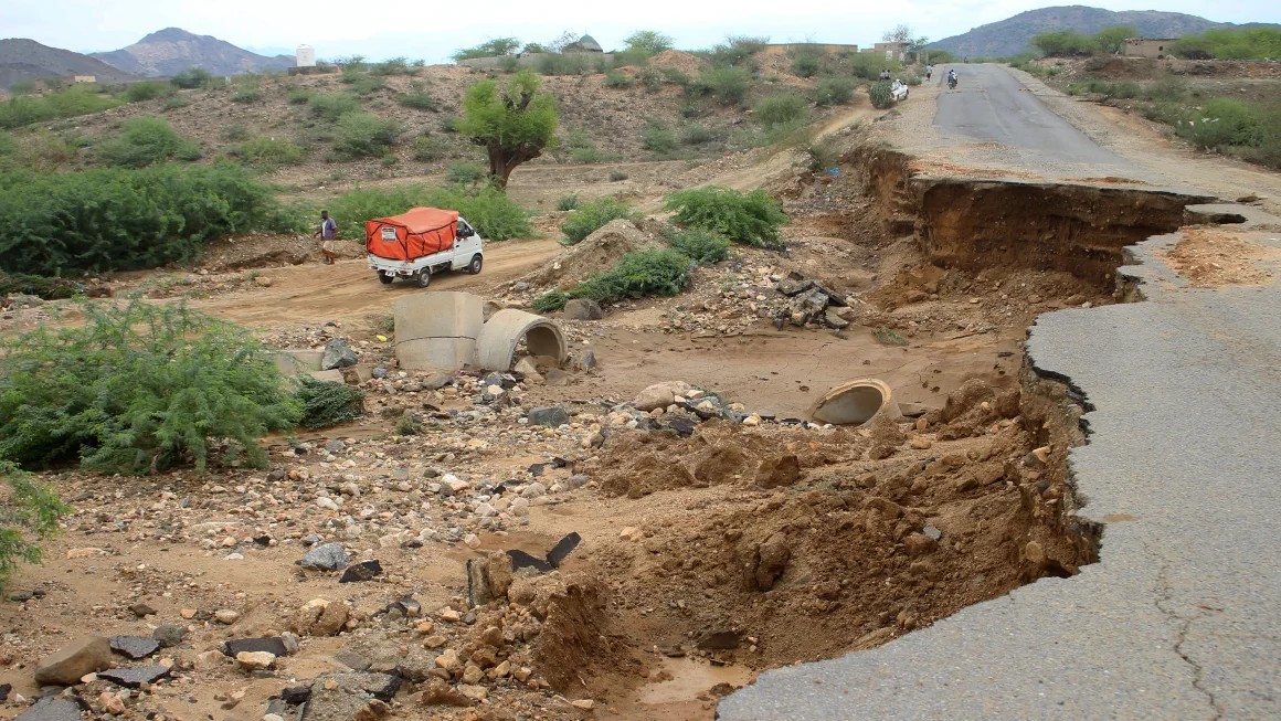 Floods in Yemen kill nearly 100, damage thousands of homes